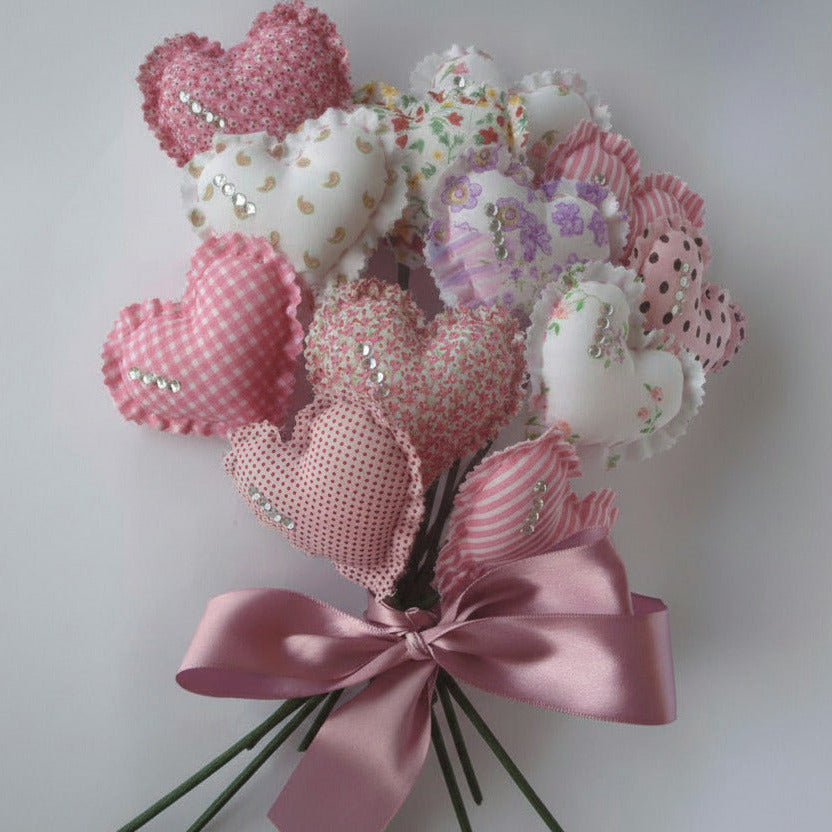 Forever in Bloom Heart Bouquet – Set of 5